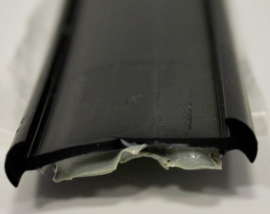 Gumový profil pod lištu 35mm pro KNAUS, černá