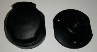 Zásuvka 13 pól 12V