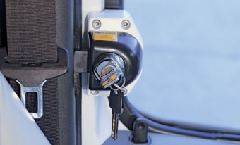 Zámek dveří kabiny HEOSafe na klíč - Renault 00-13