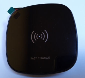 Bezdrátová nabíječka pro telefony k zabudování